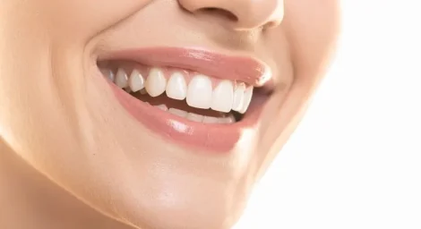 Can turmeric powder whiten teeth? Natural turmeric for oral care and teeth whitening myths